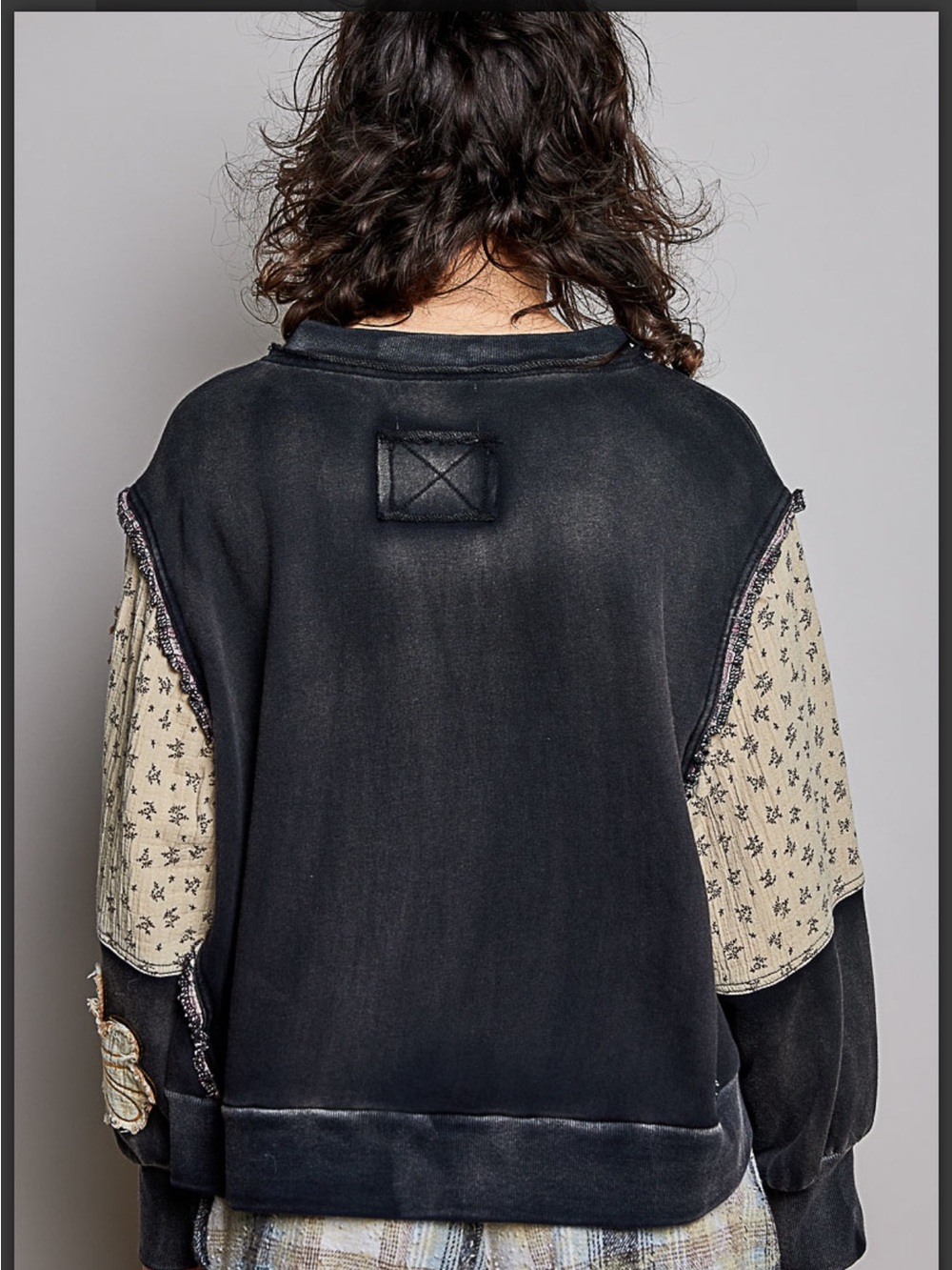 POL Black Sweatshirt with Cream Appliqués and Lavender Stems - Picture 2 of 5